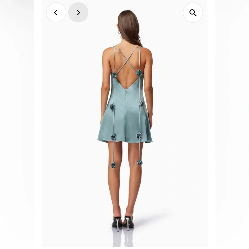 elliatt aria blue 3d floral accent cowl neck satin mini dress size small NEW - Picture 5 of 11